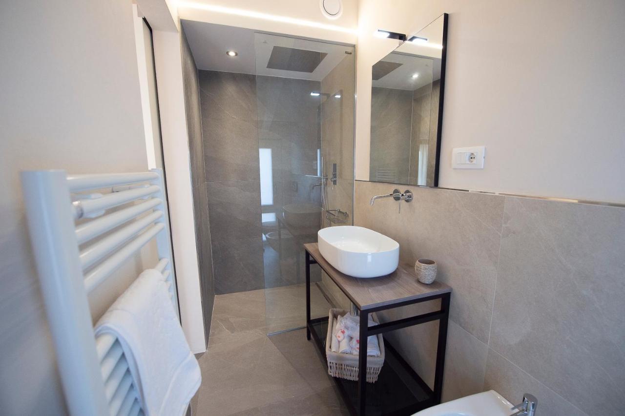Villino Micol Camere A Due Passi Dal Mare Marina Di Carrara Exteriör bild