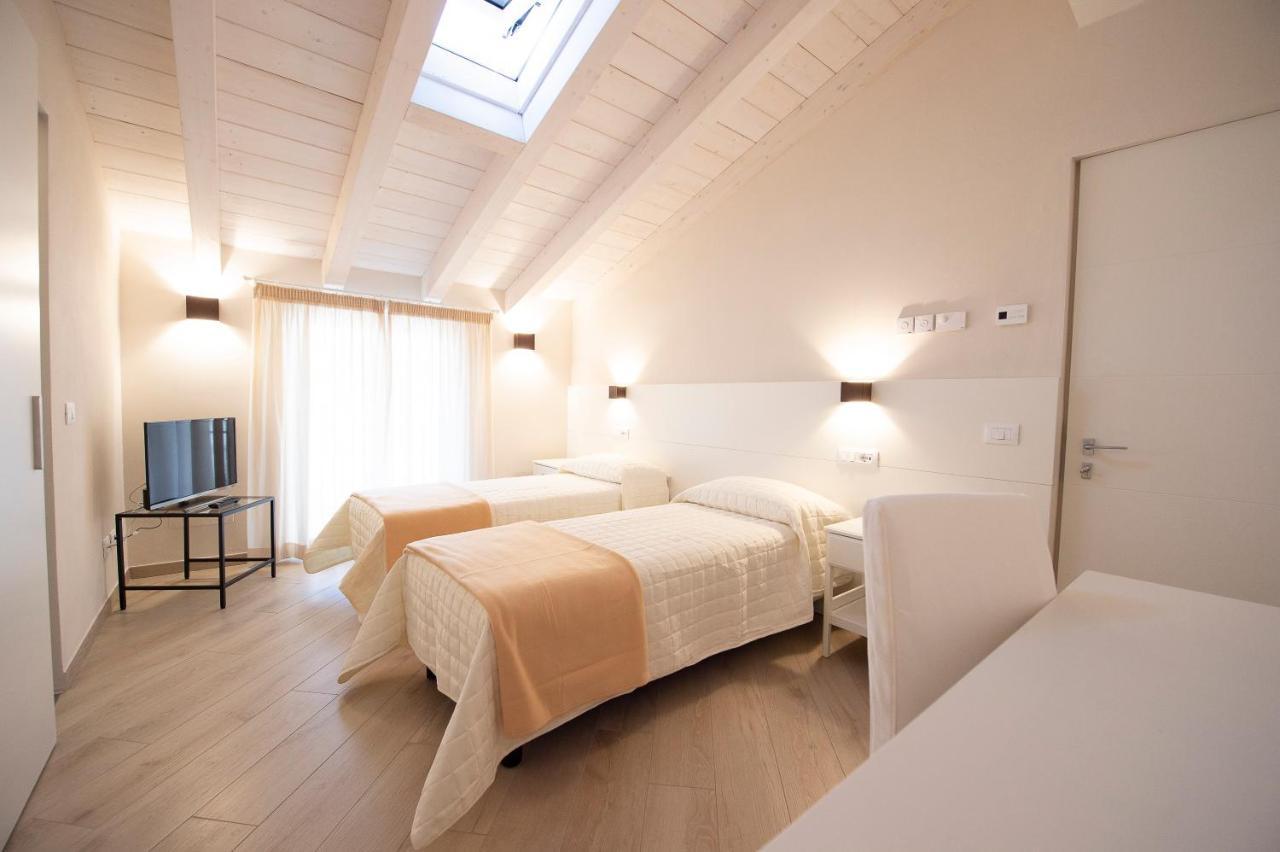 Villino Micol Camere A Due Passi Dal Mare Marina Di Carrara Exteriör bild