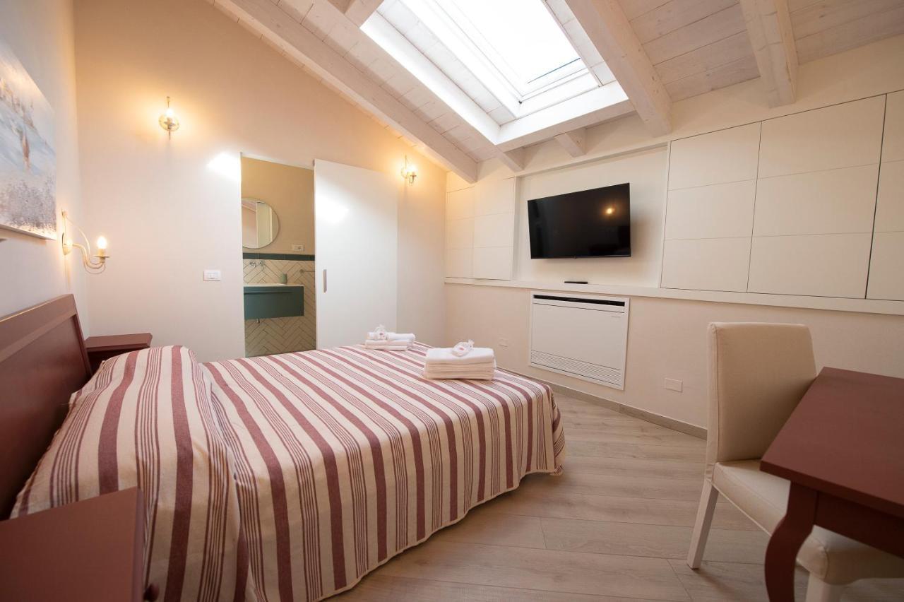 Villino Micol Camere A Due Passi Dal Mare Marina Di Carrara Exteriör bild