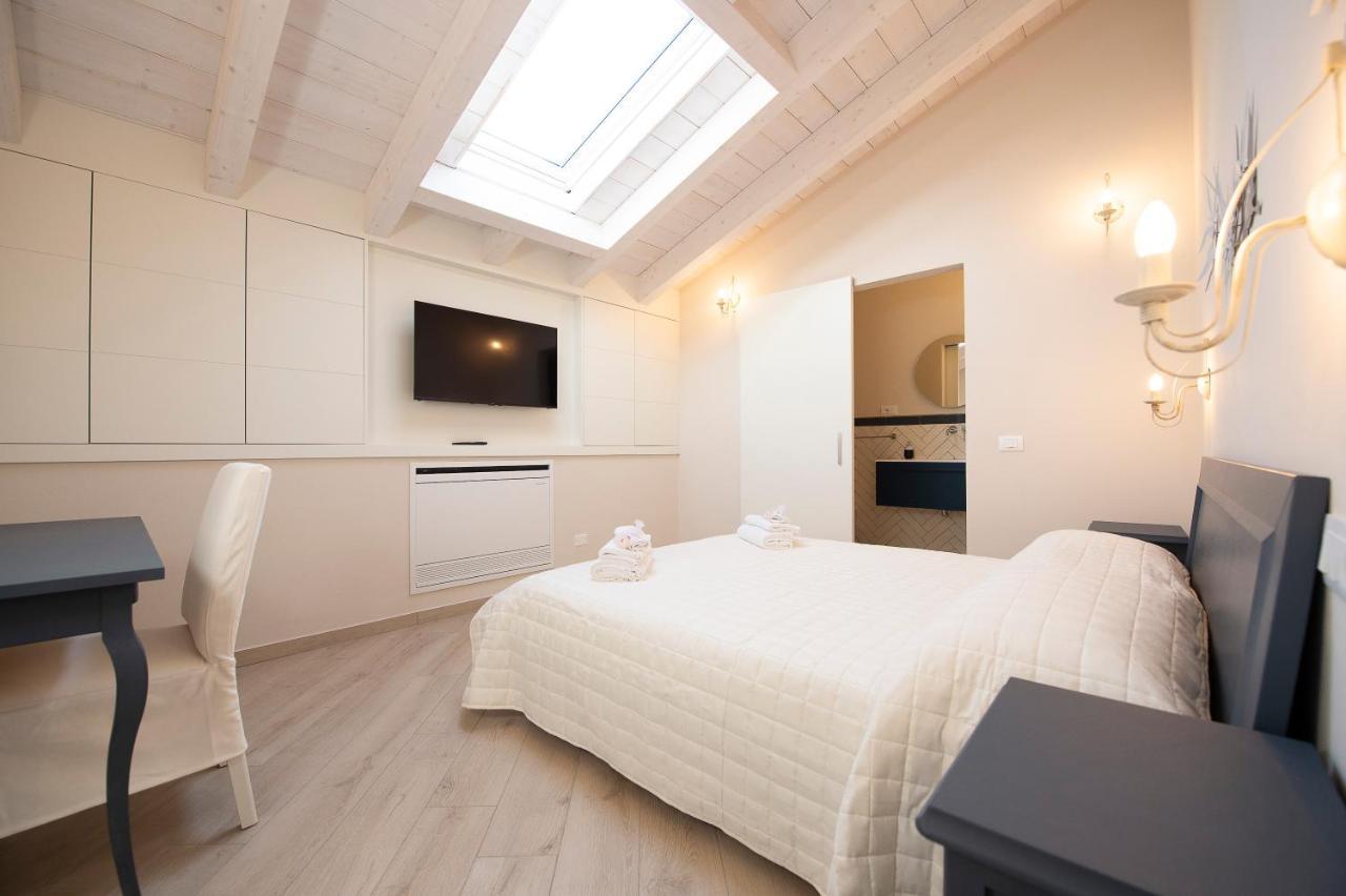 Villino Micol Camere A Due Passi Dal Mare Marina Di Carrara Exteriör bild