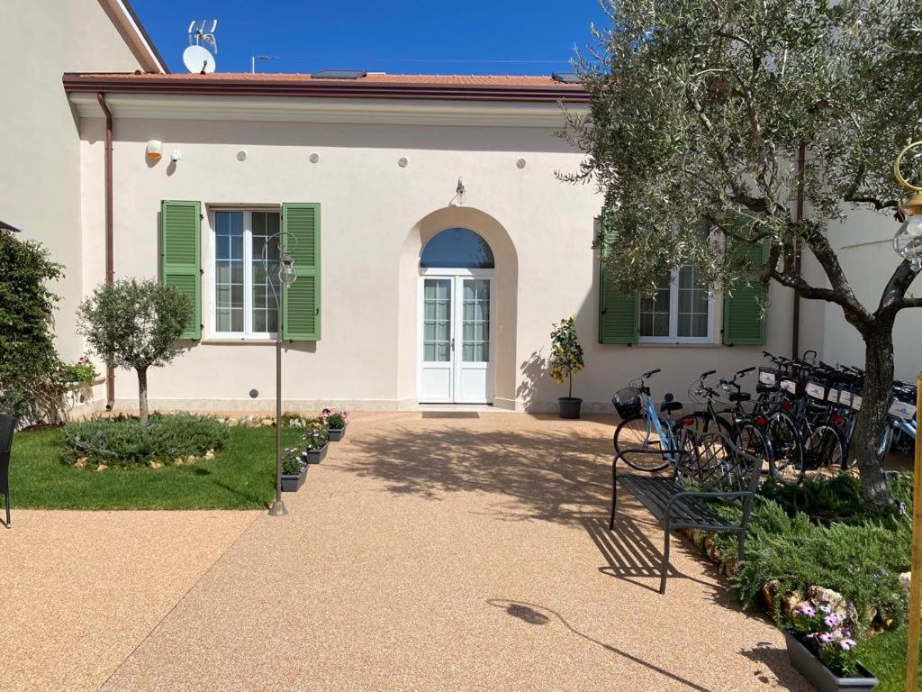 Villino Micol Camere A Due Passi Dal Mare Marina Di Carrara Exteriör bild