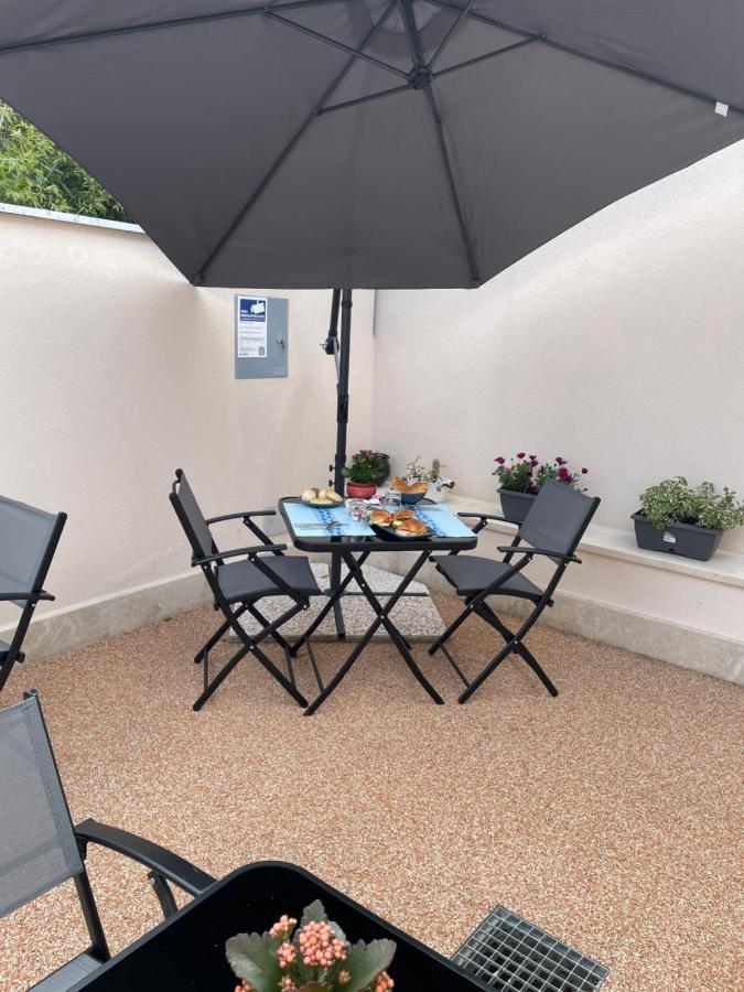 Villino Micol Camere A Due Passi Dal Mare Marina Di Carrara Exteriör bild