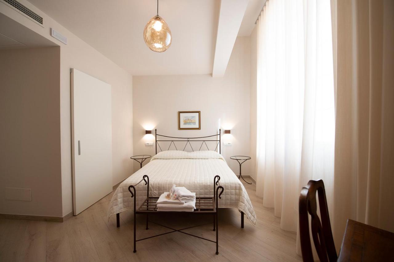 Villino Micol Camere A Due Passi Dal Mare Marina Di Carrara Exteriör bild