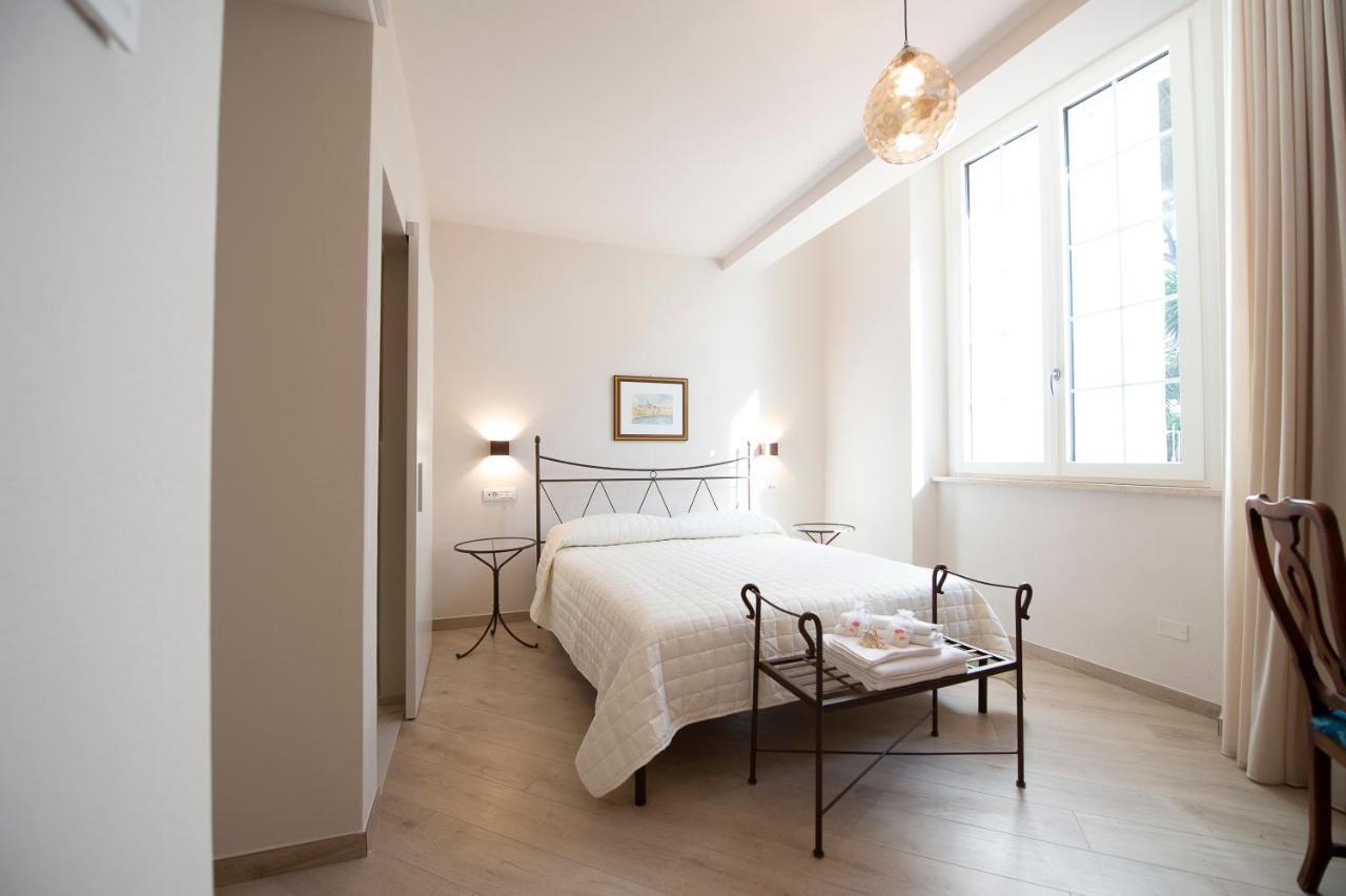 Villino Micol Camere A Due Passi Dal Mare Marina Di Carrara Exteriör bild